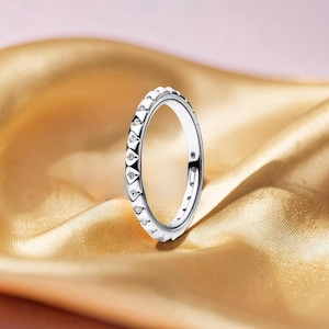 Anillo de pirámides en plata de ley, anillo geométrico apilable para mujer, anillo de diseño minimalista, anillo llamativo para ella, joyería moderna.