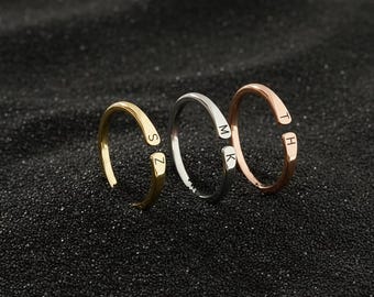 Anel com Inicial Personalizada • Anel Delicado e Aberto, Joia com Letra Personalizada