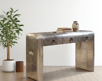 Escritorio ejecutivo Aviator - Mesa de oficina industrial de aluminio remachado con 3 cajones - Escritorio estilo Spitfire con alas - Muebles de metal vintage