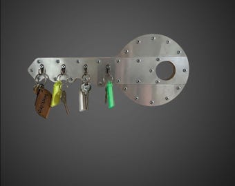 Hand-Riveted Aluminum Key Wall Hook – Aviator Aircraft Fuselage Style Entryway Organizer