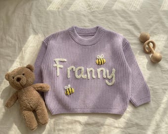 Suéter infantil personalizado com nome e estampa de abelha, bordado à mão, lindo suéter de tricô, presente encantador para meninos e meninas.