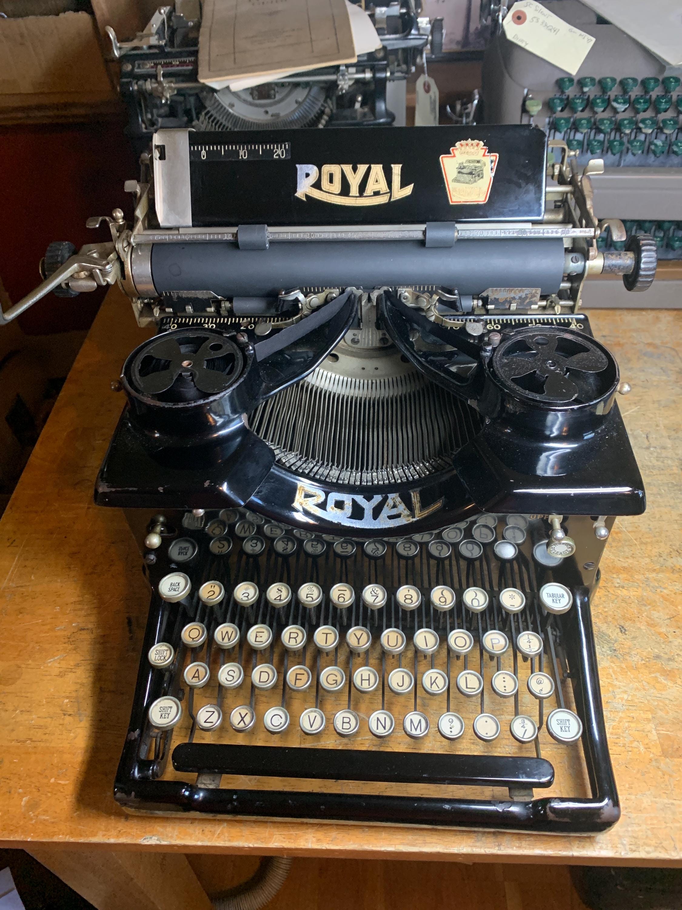 Royal 10 Typewriter - Etsy