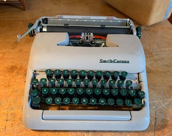 Smith Corona CLIPPER typewriter