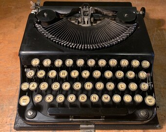 Remington ultra portable typewriter