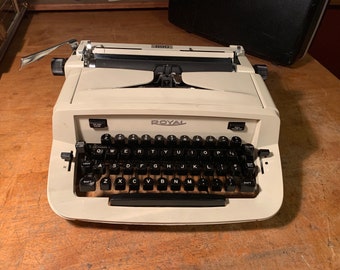 White Royal 890 typewriter