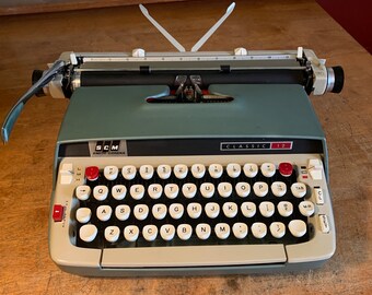 Smith-Corona CLASSIC 12 blue typewriter