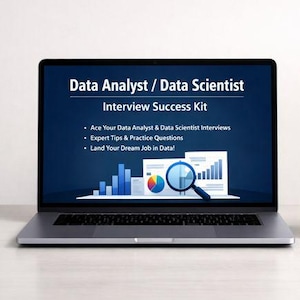Puede incluir: Un portátil y una tableta muestran el texto "Data Analyst / Data Scientist Interview Success Kit". Las pantallas muestran un fondo azul con texto blanco e ilustraciones gráficas de gráficos y una lupa.