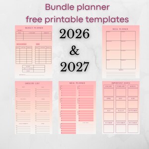 Op de afbeelding: Verzameling van afdrukbare plantemplates in roze en wit. De sjablonen omvatten een budgetplanner, weekplanner, boodschappenlijst, maaltijdplanner en een kalender met belangrijke data voor de jaren 2026 en 2027.
