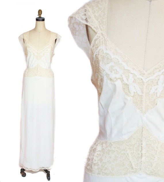 1940s Nightgown ~ Lace and White Rayon Nightgown L