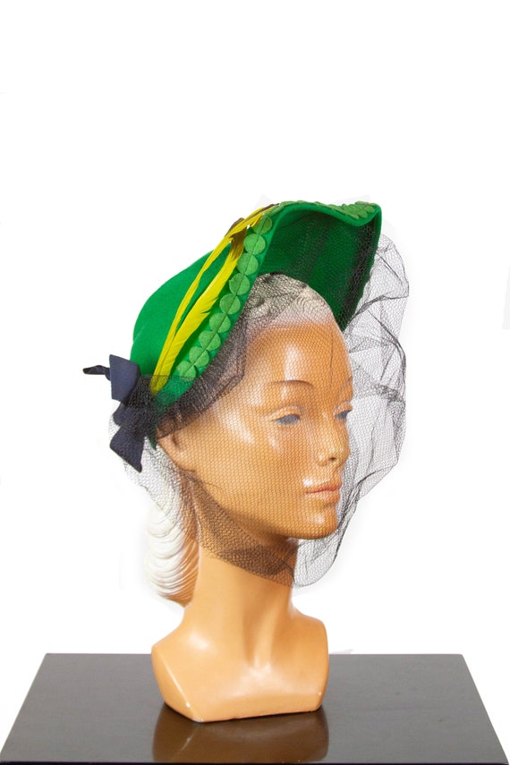 1940s Hat ~ Green New York Creation Feather and Bl