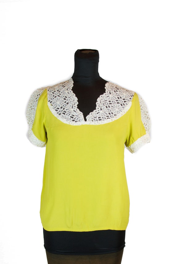 1940s Blouse ~ Chartreuse Puff Sleeve White Lace T