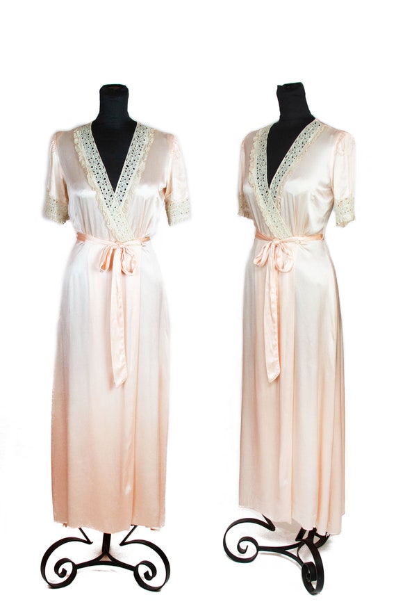 1930s Dressing Gown ~ Light Pink Satin Old Hollywo