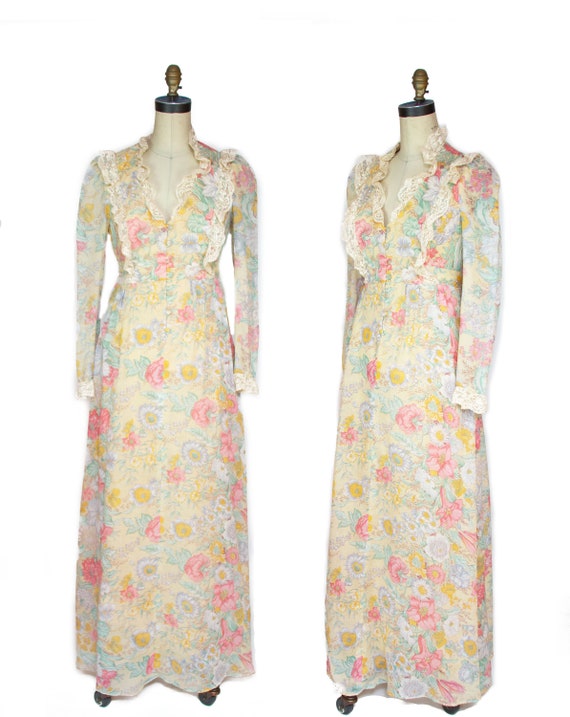 1970s Dress ~ Chintz Floral Puff Sleeve Lace Trimm