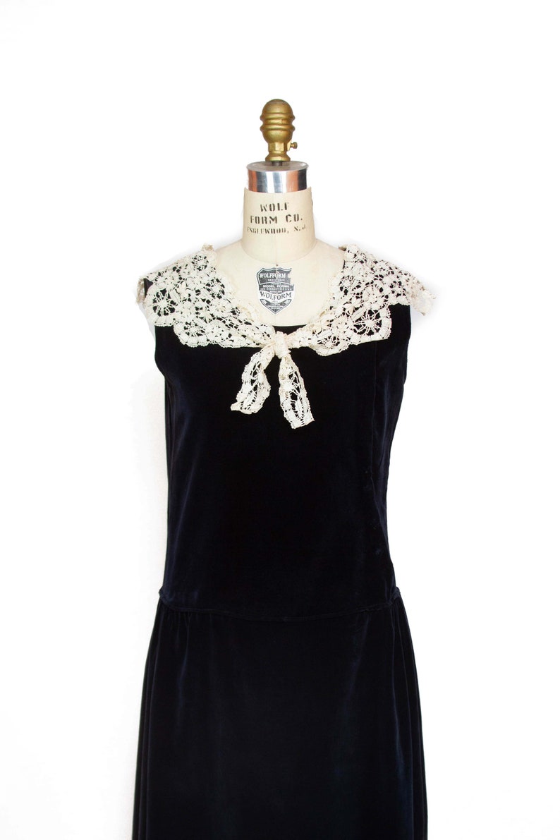 1920s Dress Black Velveteen Flapper Dress with White Lace Collar image 3