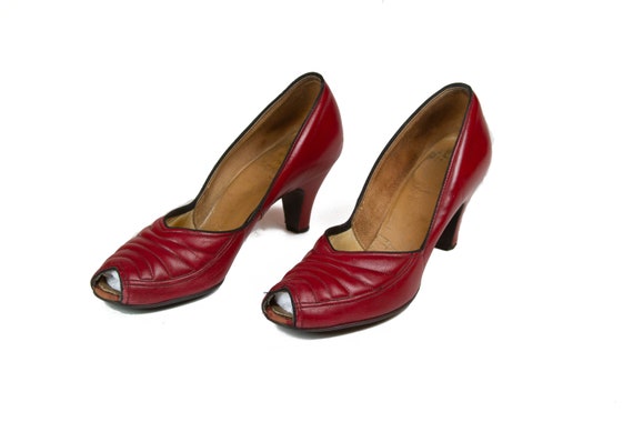 1940s High Heels ~ Red Padded Stitching High Heel