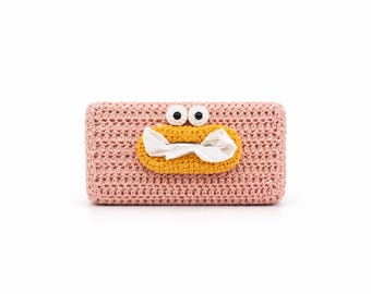 PATTERN: Crochet sausage mouth tissue box cover