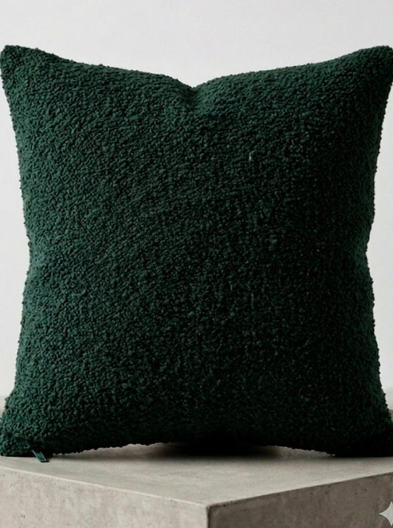 Donkergroene bouclé kussensloop, bosgroen getextureerde kussenhoes, modern sierkussen, teddystof kussen, decoratief bankkussen afbeelding 1