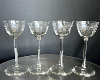 Antyczne kieliszki do likieru Jugendstil, 4 szt. • Trawione kieliszki kordiałowe w stylu secesyjnym • Eleganckie szkło w kształcie girlandy w stylu francuskim • Około 1910 r. •