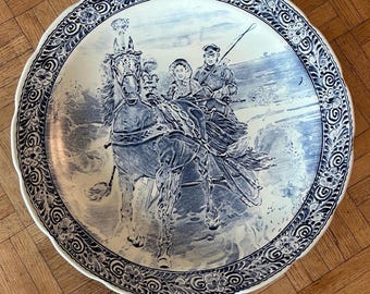 Grande piatto da parete vintage Delfts Blue • Gli sposi • Piatto decorativo Boch Belgium • Scena invernale con carrozza trainata da cavalli • Ceramica di Delft