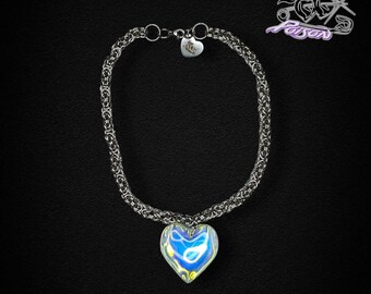 Colar gargantilha Purity Glass Heart: corrente grossa de aço inoxidável com pingente de coração holográfico grande