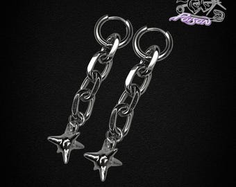 Brincos de argola Martyr: brincos pendentes de corrente grossa em aço inoxidável com pingentes de armas medievais em forma de bola com pontas.