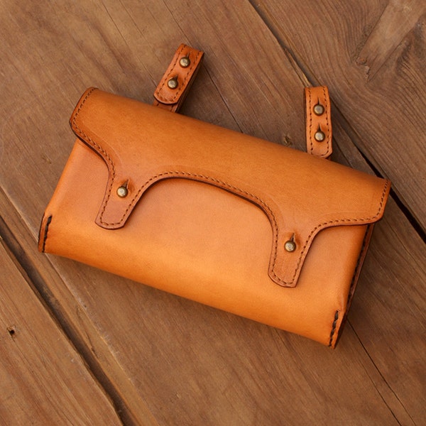 PURSE/Wallet simple and practical for BELT or HAND for the  essential