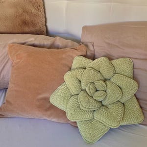 Succulent Pillow Crochet Pattern – Amigurumi Leaf Pillow Cover – Instant Digital Download