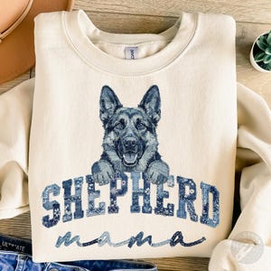 PNG de Pastora Mamá / Diseño de Pastor Alemán con Retazos de Denim / Gráfico de Cachorro Lindo / Sublimación de Moda / Descarga de Regalo para el Día de la Madre