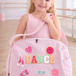 Bolsa de deporte infantil personalizada / Bolsa de fin de semana para niñas con nombre personalizado para baile, deportes, viajes o como regalo para recital de danza.