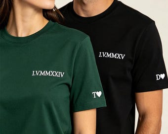 T-shirt personalizzata con numeri romani ricamati, felpa personalizzata con la data del matrimonio, regalo coordinato per la coppia, regalo di anniversario per lui e per lei