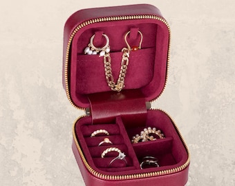 Organiseur de bijoux en cuir personnalisé, étui de voyage gravé personnalisé pour elle, boîte à bijoux en cuir 100 % véritable