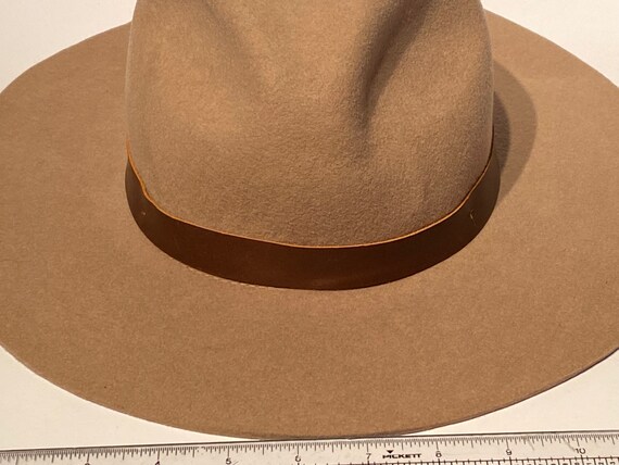 SALE ! WYETH Soft Camel Wool Tan Lightweight Perfect Hat  display picture 1
