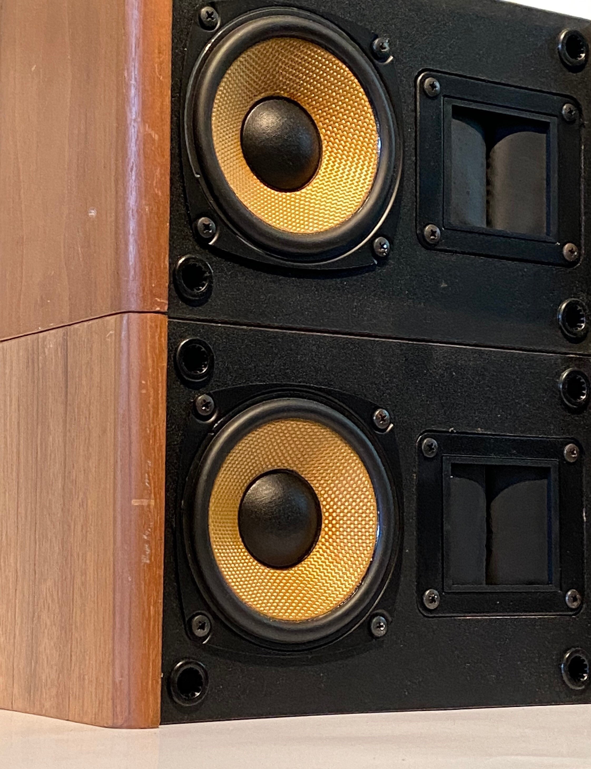 SALE 2 OPTIMUS PRO LX4 Loud Speaker Monitors Bookshelf Book Shelf