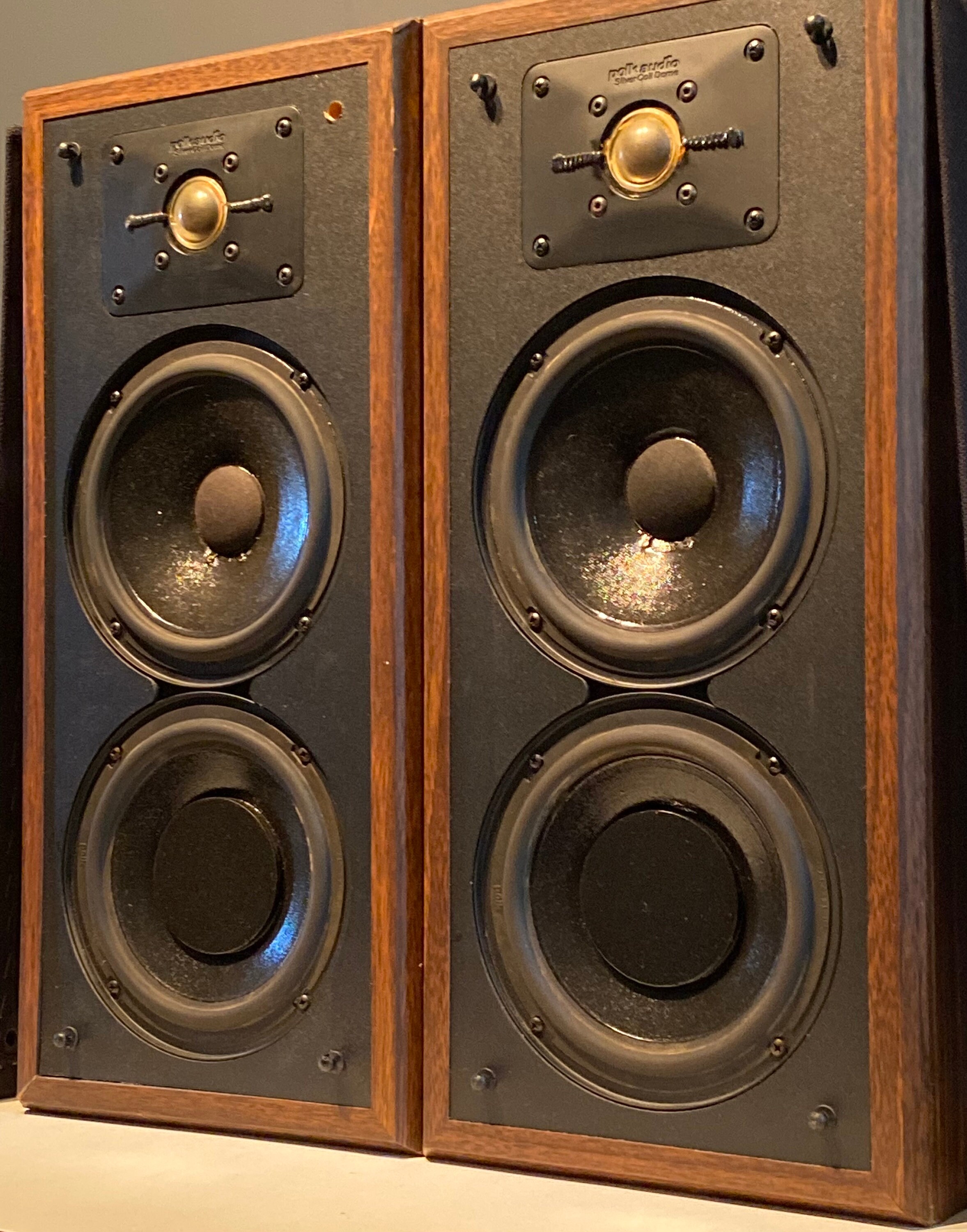 SALE 2 POLK Loud Speaker Monitors Bookshelf Book Shelf Speakers