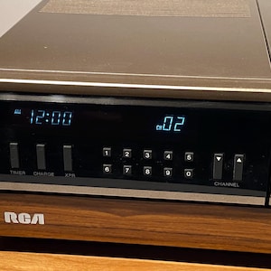 Sale! RCA SelectaVision First Portable Video Cassette Recorder Silver Wood Vcr Vhs Home Electronics Vintage 1980s Powers on as is Free Ship