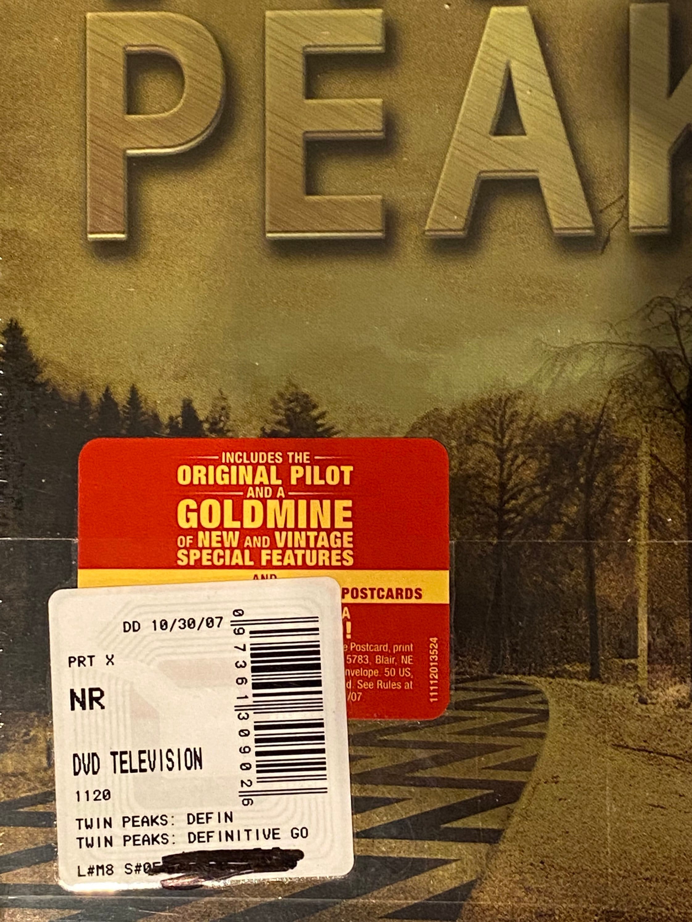 Sale ! FACTORY SEALED W/postcards Gold Box Twin Peaks 2007 Dvd Set