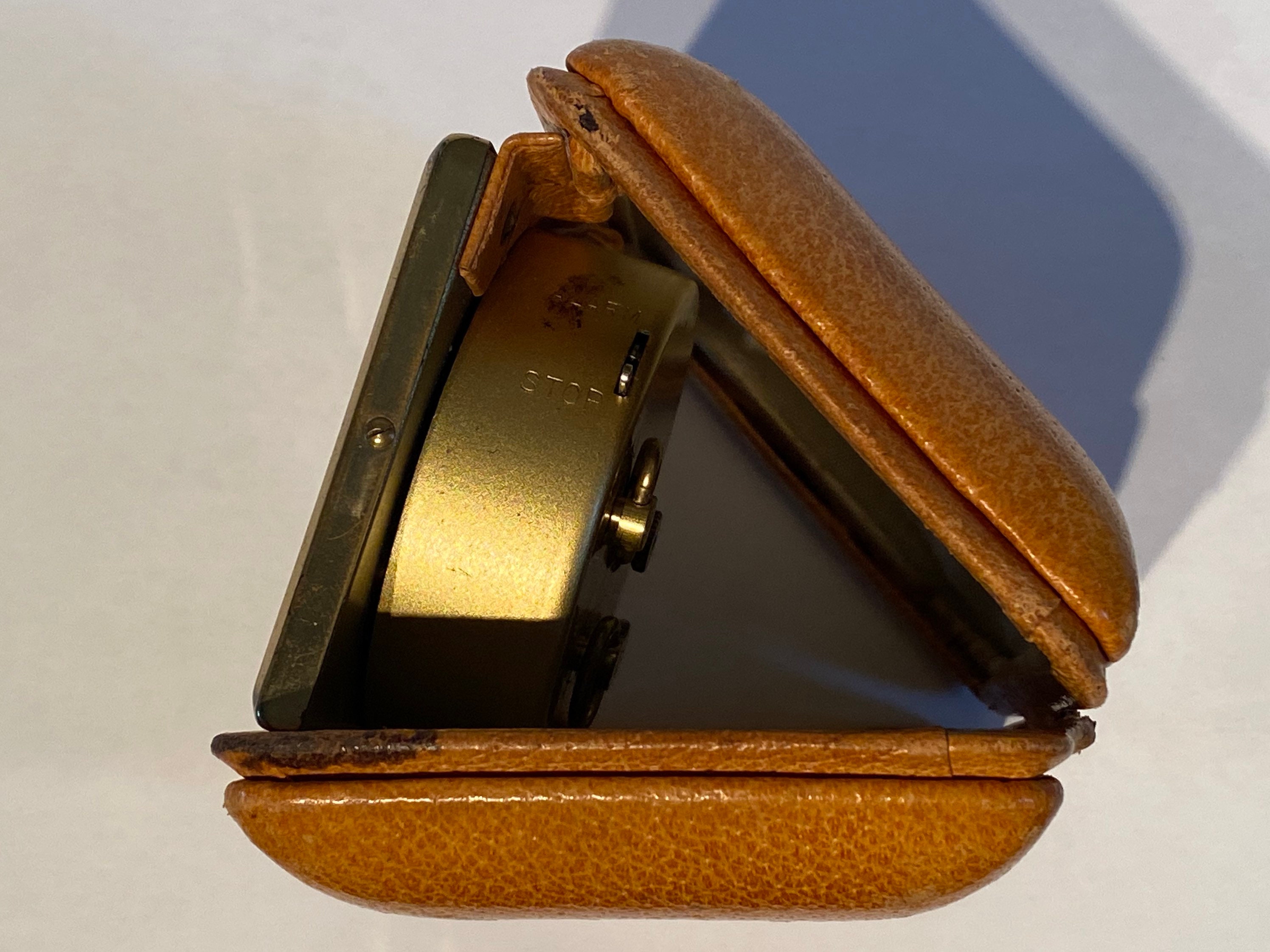 Réveil de table ancien - Cuir, Laiton, Verre - vers 1920