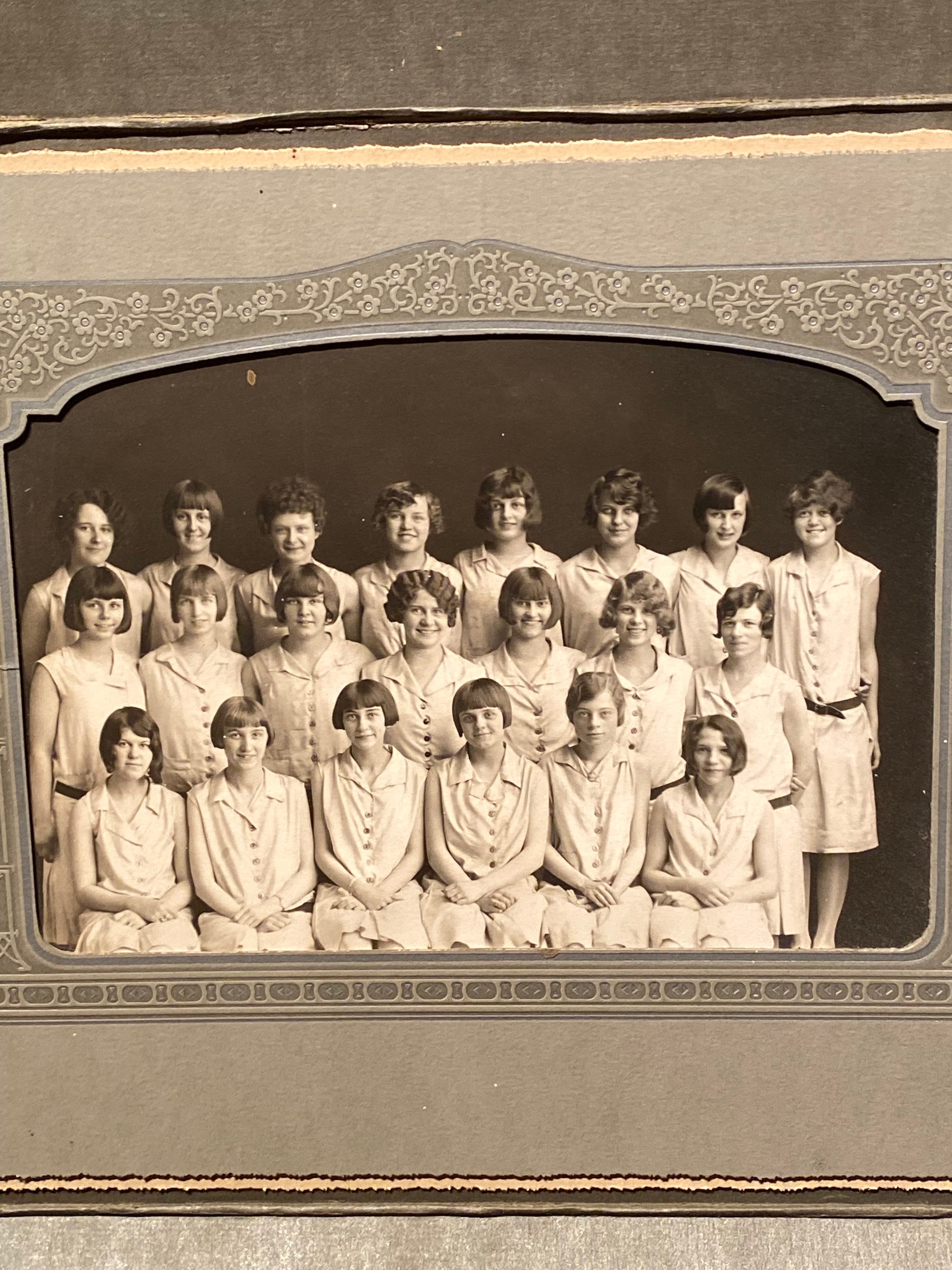 SALE ! Deco 1910s 1920s Vintage Antique Girls Yearbook
