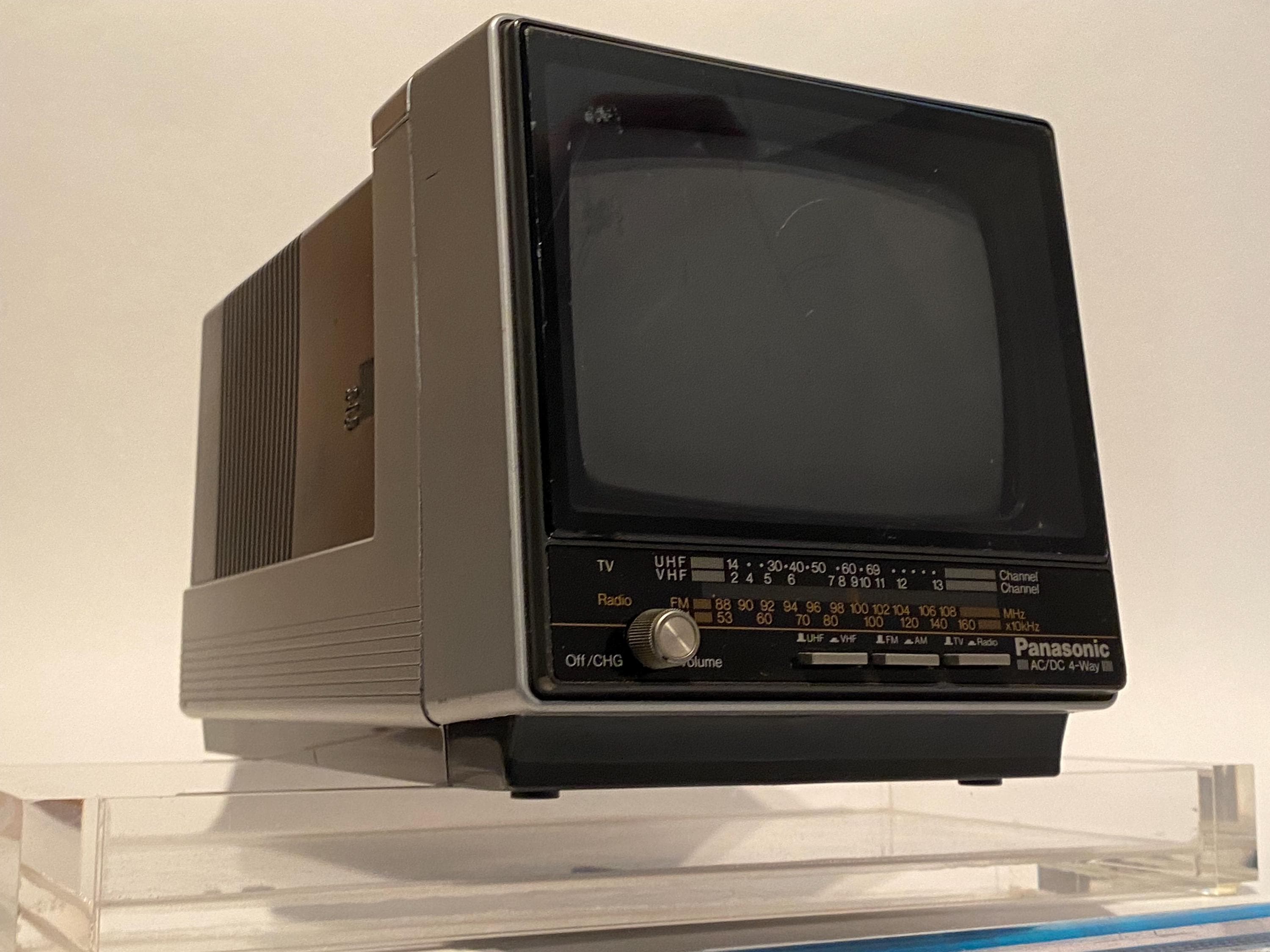Sale ! 1986 Panasonic TRH-513T Portable Tv Television Ac Dc 4 Way