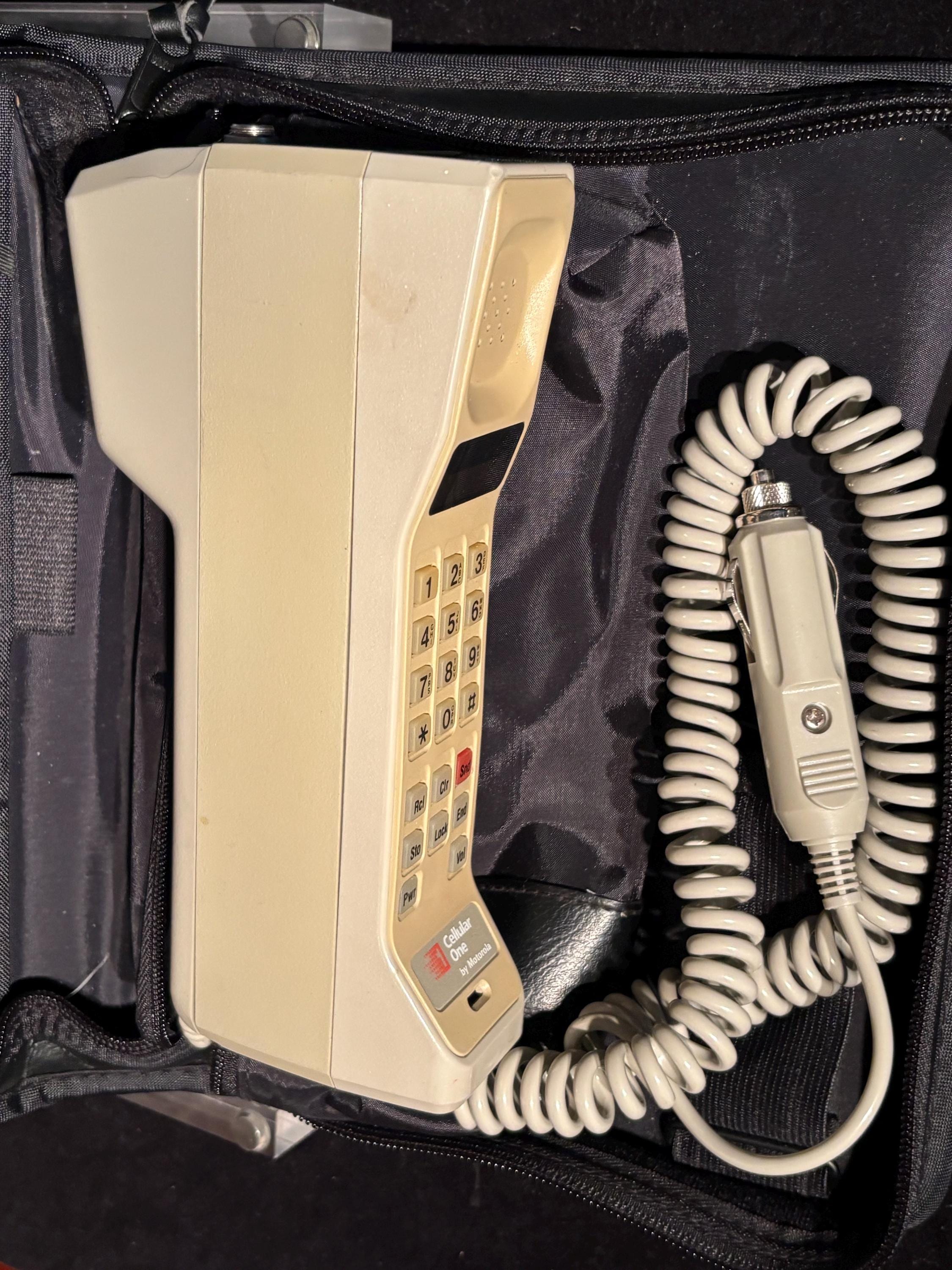 Vintage 90s Motorola Brick Phone - Etsy