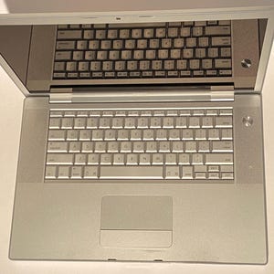 SALE ! APPLE Computer Macbook Pro Laptop Pc Mac Macintosh Cd/Dvd Vintage 2000s Apple Internet History needs charger as is restore Free Ship