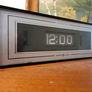 Rare 1966 Solari Retro Vintage Orange Flip Clock 