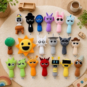 Puede incluir: Una colección de diecinueve peluches coloridos dispuestos en tres filas, numerados del 1 al 19. Los personajes presentan formas diversas, incluyendo un sol, un árbol, robots y varias criaturas con expresiones faciales distintas.
