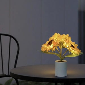 Rechargeable LED Sunflower Table Lamp for Garden Decor, Decorative Bedside Night Light, Ambient Desktop Indoor Outdoor Lighting Home Decor
