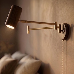 Aplique de pared moderno de madera con brazo oscilante ajustable, lámpara de lectura de mesita de noche, acogedora lámpara de pared escandinava, lámpara de latón con cadena de tiro.