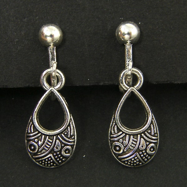 Tiny Silver Teardrop Clip on Earrings, Small Petite Patterned Abstract Silver Dangle Clip Earrings with Screw Back |EC3-60