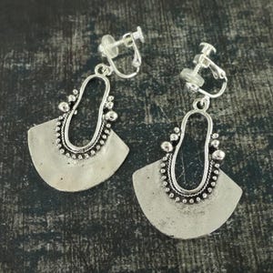 Silver Dangle Clip on Earrings, Boho Silver Clip Earrings, Antique Silver Crescent Screw Back Earrings |EC2-35