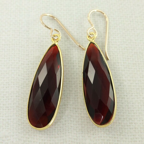 Pendientes colgantes de granate, piedra natal de enero, engaste de plata de ley bañada en oro de 24 quilates, alambres chapados en oro /EC4-39