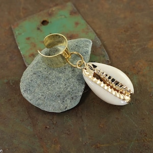 Cowrie Shell Ear Cuff, Gold White Shell Earring Cuff, Beach Summer Seashell Earcuff Earrings, Cowrie Boho Earrings |EC8-6