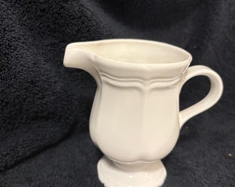Mikasa creamer excellent condition